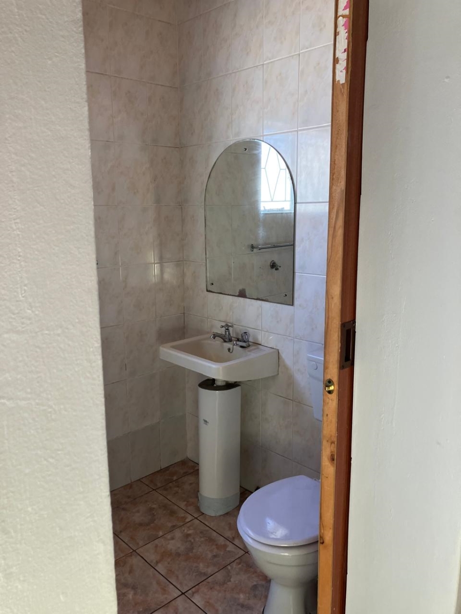To Let 1 Bedroom Property for Rent in Mosel Eastern Cape